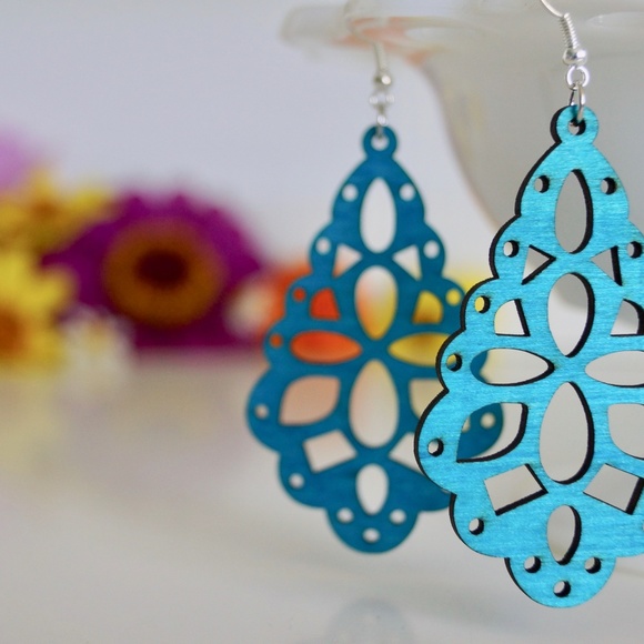 NWT Laser Cut Wooden Earrings in Turquoise - Picture 4 of 8